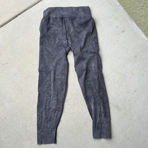 Victoria's Secret PINK Leggings / joggers - Picture 4 of 5